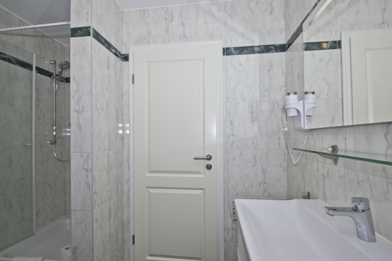 Mit Meerblick Und Balkon, Gratis Nutzung Vom Ahoi Erlebnisbad Und Sauna In Sellin - Meeresblick Fewo 33 奥斯特巴德·哥伦 外观 照片
